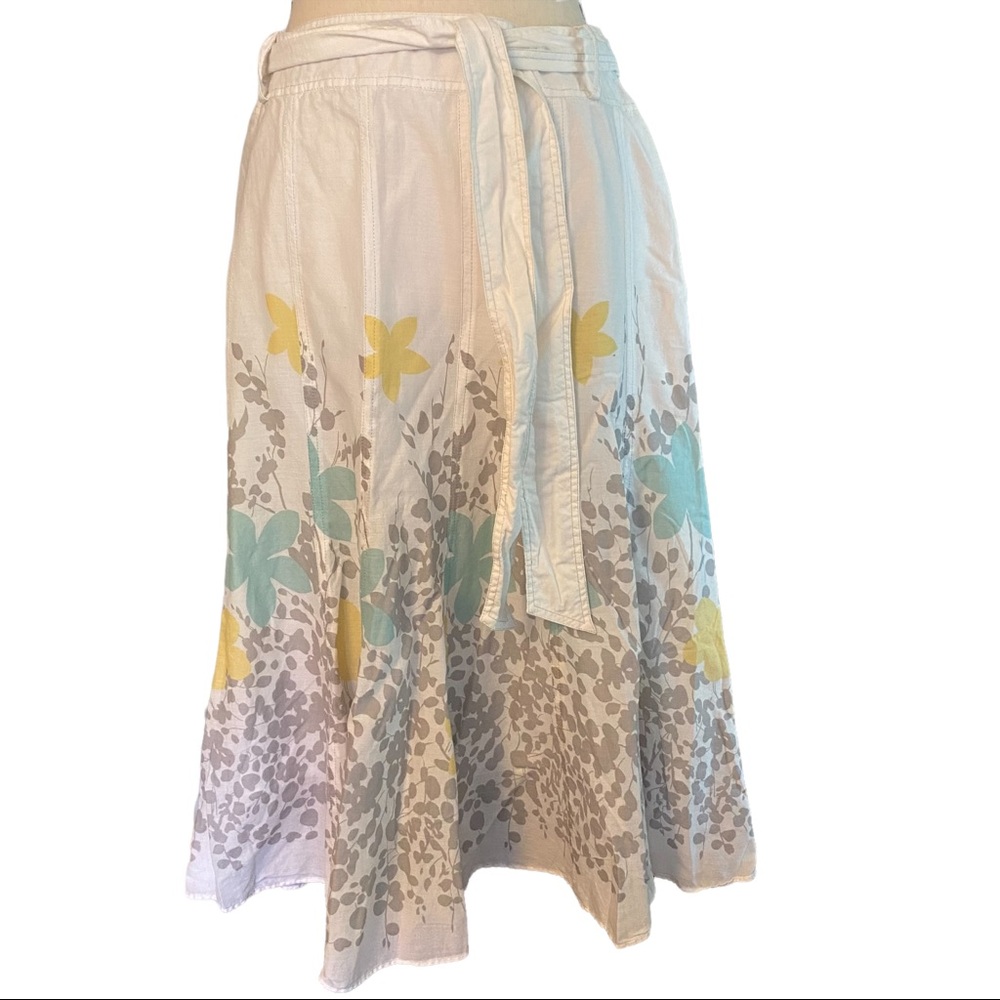 jh Collection Womens midi skirt (8) white , floral design